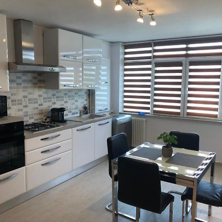 Denis Apartament Turda Eksteriør bilde