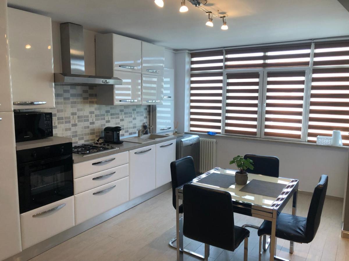 Denis Apartament Turda Eksteriør bilde