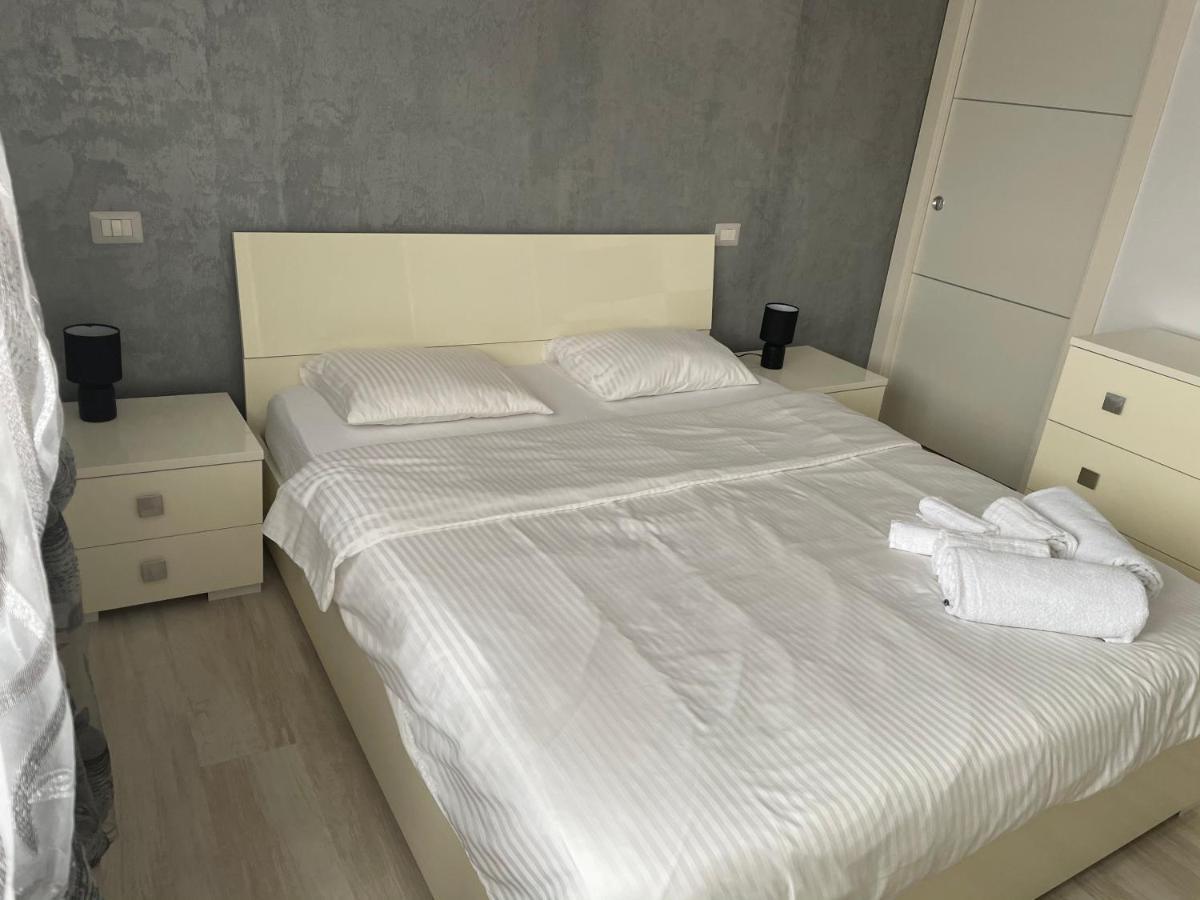 Denis Apartament Turda Eksteriør bilde