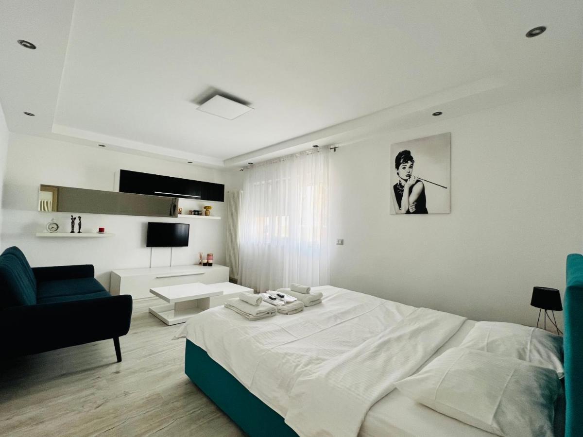 Denis Apartament Turda Eksteriør bilde